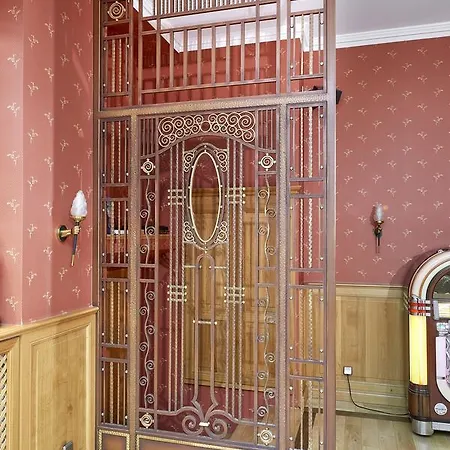 Perrin - Former Carlton 卢森堡