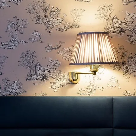 Hotel Perrin - Former Carlton 4*