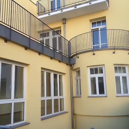 Perrin - Former Carlton 4*