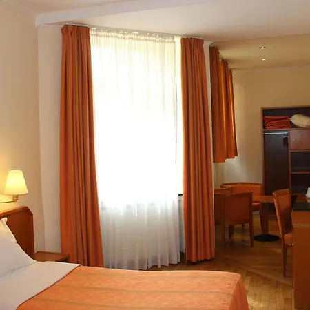 Hotel Perrin 4*