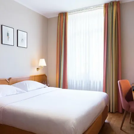 Perrin - Former Carlton Otel