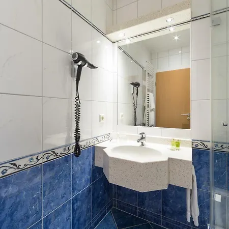 Perrin - Former Carlton Szálloda