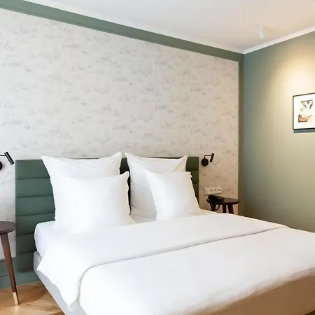 Perrin - Former Carlton Hotel 4*