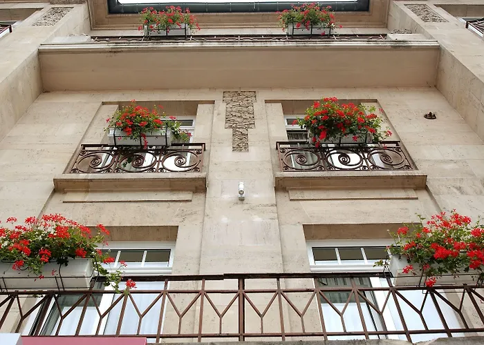 Perrin - Former Carlton Hotel 4*