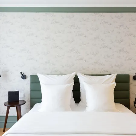 Perrin - Former Carlton Hotel